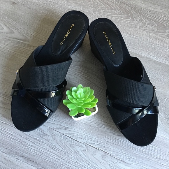 Bandolino Shoes - 🏝 Bandolino wedge 9 NWOT